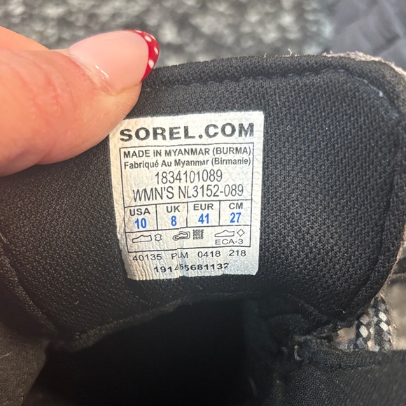 Sorel Charcoal and Black Winter Boots - Picture 5 of 6